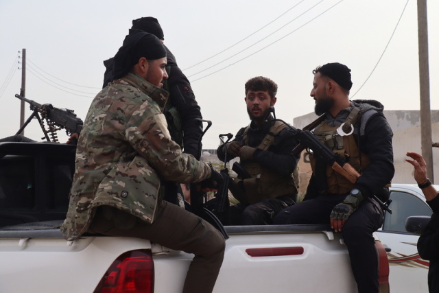 &Sigma;&upsilon;&rho;ί&alpha;: &Omicron;&iota; &sigma;&upsilon;&gamma;&kappa;&rho;&omicron;ύ&sigma;&epsilon;&iota;&sigmaf; &mu;&epsilon;&tau;&alpha;&xi;ύ &sigma;&tau;&rho;&alpha;&tau;&omicron;ύ &kappa;&alpha;&iota; &Kappa;&omicron;ύ&rho;&delta;&omega;&nu; &alpha;&pi;&epsilon;&iota;&lambda;&omicron;ύ&nu; &tau;&eta;&nu; &epsilon;&iota;&rho;&eta;&nu;&epsilon;&upsilon;&tau;&iota;&kappa;ή &delta;&iota;&alpha;&delta;&iota;&kappa;&alpha;&sigma;ί&alpha; &mu;&epsilon; &tau;&omicron; PKK &sigma;&tau;&eta;&nu; &Tau;&omicron;&upsilon;&rho;&kappa;ί&alpha;