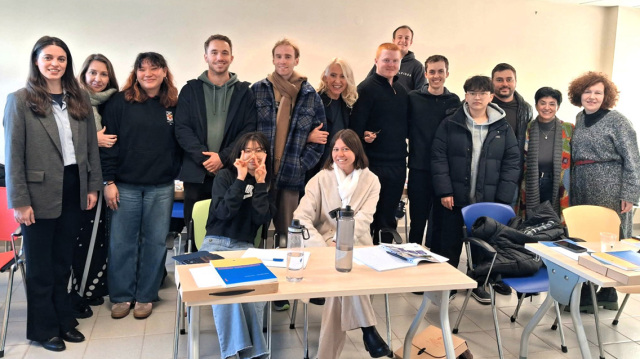 &Phi;&omicron;&iota;&tau;&eta;&tau;έ&sigmaf; &alpha;&pi;ό &tau;&eta; &Nu;ό&tau;&iota;&alpha; &Kappa;&omicron;&rho;έ&alpha; &kappa;&alpha;&iota; &tau;&eta;&nu; &Alpha;&upsilon;&sigma;&tau;&rho;&alpha;&lambda;ί&alpha; &sigma;&tau;&alpha; &Iota;&omega;ά&nu;&nu;&iota;&nu;&alpha;