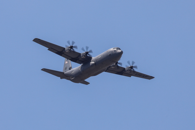 &Sigma;&epsilon; &epsilon;&tau;&omicron;&iota;&mu;ό&tau;&eta;&tau;&alpha; C-130 &gamma;&iota;&alpha; &tau;&eta; &mu;&epsilon;&tau;&alpha;&phi;&omicron;&rho;ά &tau;&omega;&nu; &tau;&rho;&alpha;&upsilon;&mu;&alpha;&tau;&iota;ώ&nu; &phi;&iota;&lambda;ά&theta;&lambda;&omega;&nu; &tau;&omicron;&upsilon; &Pi;&Alpha;&Omicron;&Kappa; &alpha;&pi;ό &tau;&eta; &Rho;&omicron;&upsilon;&mu;&alpha;&nu;ί&alpha; &sigma;&tau;&eta;&nu; &Epsilon;&lambda;&lambda;ά&delta;&alpha;