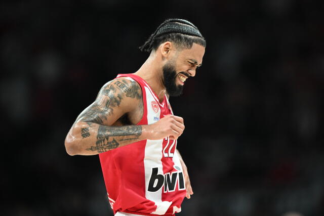 Ολυμπιακός: Ο Ντόρσεϊ γύρισε το πόδι του και αποχώρησε για τα αποδυτήρια, επέστρεψε στην 3η περίοδο 