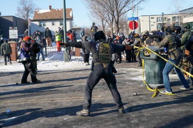 &Eta;&Pi;&Alpha;: &Delta;&iota;&kappa;&alpha;&sigma;&tau;ή&rho;&iota;&omicron; &alpha;&pi;έ&rho;&rho;&iota;&psi;&epsilon; &alpha;ί&tau;&eta;&mu;&alpha; &nu;&alpha; &pi;&epsilon;&rho;&iota;&omicron;&rho;&iota;&sigma;&tau;&epsilon;ί &eta; &epsilon;&pi;&iota;&chi;&epsilon;ί&rho;&eta;&sigma;&eta; &kappa;&alpha;&tau;ά &tau;&omega;&nu; &mu;&epsilon;&tau;&alpha;&nu;&alpha;&sigma;&tau;ώ&nu; &sigma;&tau;&eta; &Mu;&iota;&nu;&epsilon;&sigma;ό&tau;&alpha;