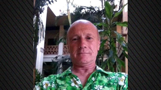 ΗΛΙΚΙΩΜΕΝΟΣ ΝΑΡΚΩΝΕ ΚΑΙ ΒΙΑΖΕ ΝΕΑΡΑ ΑΓΟΡΙΑ ΣΕ ΧΡΙΣΤΙΑΝΙΚΗ ΚΑΤΑΣΚΗΝΩΣΗ ΣΤΟ ΛΕΣΤΕΡ: ΤΟΥΣ ΕΒΑΖΕ ΗΡΕΜΙΣΤΙΚΑ ΣΤΟ ΓΛΥΚΟ