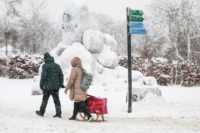 Συνεχίζεται η κακοκαιρία στη Γερμανία: Έκλεισε το αεροδρόμιο Βερολίνου λόγω παγετού 