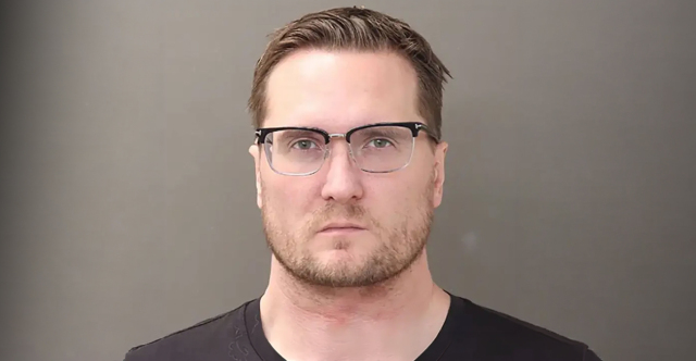 &Gamma;&iota;&alpha;&tau;&rho;ό&sigmaf; &sigma;&tau;&iota;&sigmaf; &Eta;&Pi;&Alpha; &sigma;&kappa;ό&tau;&omega;&sigma;&epsilon; &mu;&epsilon; 16 &sigma;&phi;&alpha;ί&rho;&epsilon;&sigmaf; &tau;&eta;&nu; &pi;&rho;ώ&eta;&nu; &sigma;ύ&zeta;&upsilon;&gamma;ό &tau;&omicron;&upsilon; &kappa;&alpha;&iota; &tau;&omicron;&nu; &nu;έ&omicron; &tau;&eta;&sigmaf; &sigma;ύ&nu;&tau;&rho;&omicron;&phi;&omicron;