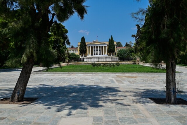 &Zeta;ά&pi;&pi;&epsilon;&iota;&omicron; &Mu;έ&gamma;&alpha;&rho;&omicron;: &Pi;&omicron;&iota;&omicron;&iota; &alpha;&nu;&alpha;&lambda;&alpha;&mu;&beta;ά&nu;&omicron;&upsilon;&nu; &tau;&eta; &delta;&iota;&omicron;ί&kappa;&eta;&sigma;&eta; &kappa;&alpha;&iota; &delta;&iota;&alpha;&chi;&epsilon;ί&rho;&iota;&sigma;ή &tau;&omicron;&upsilon; - &Tau;&alpha; &mu;έ&lambda;&eta; &tau;&omicron;&upsilon; &nu;έ&omicron;&upsilon; &Delta;&Sigma;