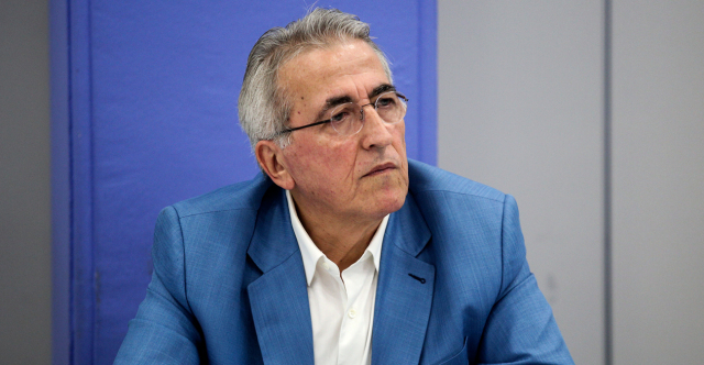 &Pi;ώ&sigmaf; &delta;&rho;&omicron;ύ&sigma;&epsilon; &tau;&omicron; &laquo;&delta;ί&kappa;&tau;&upsilon;&omicron; &Pi;&alpha;&nu;&alpha;&gamma;ό&pi;&omicron;&upsilon;&lambda;&omicron;&upsilon;&raquo;: &Omicron;&iota; &epsilon;&tau;&alpha;&iota;&rho;&epsilon;ί&epsilon;&sigmaf; &epsilon;&pi;&iota;&kappa;&omicron;&iota;&nu;&omega;&nu;ί&alpha;&sigmaf; &kappa;&alpha;&iota; &omicron;&iota; &pi;&lambda;&eta;&rho;&omega;&mu;έ&sigmaf; &chi;έ&rho;&iota; &mu;&epsilon; &chi;έ&rho;&iota; &sigma;&epsilon; &mu;&epsilon;&tau;&rho;&eta;&tau;ά