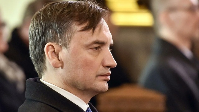 ΠΟΛΩΝΙΑ: ΕΝΤΑΛΜΑ ΣΥΛΛΗΨΗΣ ΣΕ ΒΑΡΟΣ ΤΟΥ ΠΡΩΗΝ ΥΠΟΥΡΓΟΥ ΔΙΚΑΙΟΣΥΝΗΣ ΠΟΥ ΕΧΕΙ ΛΑΒΕΙ ΑΣΥΛΟ ΑΠΟ ΤΗΝ ΟΥΓΓΑΡΙΑ