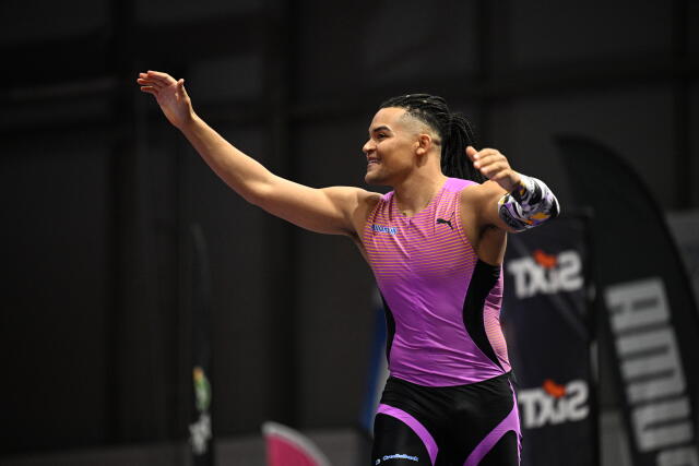 Εμμανουήλ Καραλής: Πρώτος με άλμα στα 5,90μ στο «Fly Athens», απέτυχε στα 6 μέτρα, βίντεο 