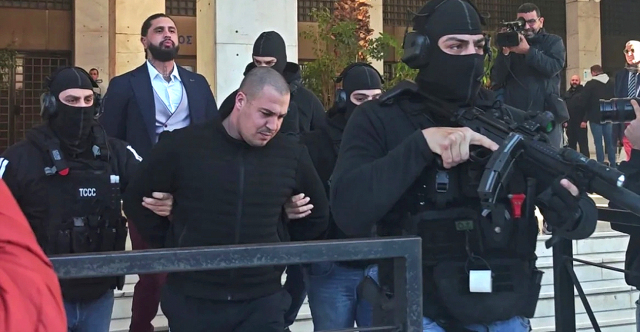 ΟΙΚΟΓΕΝΕΙΑΚΟΣ ΕΜΦΥΛΙΟΣ ΣΤΗ ΦΟΙΝΙΚΟΥΝΤΑ: ΑΓΩΓΗ ΓΙΑ ΝΑ ΚΗΡΥΧΘΕΙ ΑΝΑΞΙΟΣ ΚΛΗΡΟΝΟΜΟΣ Ο ΦΥΛΑΚΙΣΜΕΝΟΣ ΑΝΙΨΙΟΣ ΤΟΥ ΙΔΙΟΚΤΗΤΗ ΚΑΜΠΙΝΓΚ