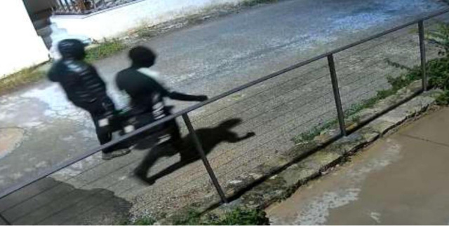 &Rho;ώ&sigma;&omicron;&sigmaf; &pi;&rho;ώ&eta;&nu; &delta;ή&mu;&alpha;&rho;&chi;&omicron;&sigmaf; &pi;ί&sigma;&omega; &alpha;&pi;ό &tau;&omicron;&nu; &epsilon;&mu;&pi;&rho;&eta;&sigma;&mu;ό &alpha;&rho;&chi;&iota;&tau;&epsilon;&kappa;&tau;&omicron;&nu;&iota;&kappa;&omicron;ύ &gamma;&rho;&alpha;&phi;&epsilon;ί&omicron;&upsilon; &sigma;&tau;&alpha; &Chi;&alpha;&nu;&iota;ά, &epsilon;&kappa;&beta;ί&alpha;&zeta;&epsilon; &tau;&eta;&nu; &pi;&rho;ώ&eta;&nu; &sigma;ύ&zeta;&upsilon;&gamma;&omicron; &gamma;&iota;&alpha; &delta;ύ&omicron; &delta;&iota;&alpha;&mu;&epsilon;&rho;ί&sigma;&mu;&alpha;&tau;&alpha;