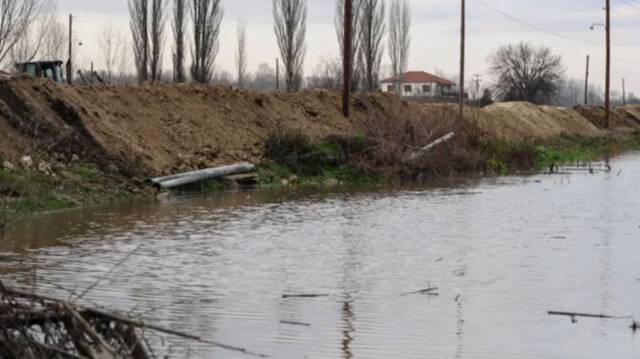 &Alpha;&nu;&eta;&sigma;&upsilon;&chi;ί&alpha; &gamma;&iota;&alpha; &tau;&omicron;&nu; &mu;&epsilon;&gamma;ά&lambda;&omicron; ό&gamma;&kappa;&omicron; &nu;&epsilon;&rho;&omicron;ύ &sigma;&tau;&omicron;&nu; Έ&beta;&rho;&omicron;, &delta;&epsilon;ί&tau;&epsilon; &tau;&omicron;&nu; &chi;ά&rho;&tau;&eta; &mu;&epsilon; &tau;&iota;&sigmaf; &pi;&lambda;&eta;&mu;&mu;&upsilon;&rho;&iota;&sigma;&mu;έ&nu;&epsilon;&sigmaf; &pi;&epsilon;&rho;&iota;&omicron;&chi;έ&sigmaf;