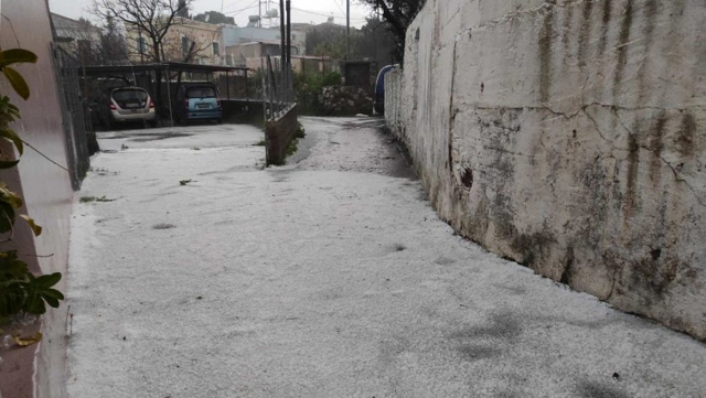 Έ&nu;&tau;&omicron;&nu;&eta; &chi;&alpha;&lambda;&alpha;&zeta;ό&pi;&tau;&omega;&sigma;&eta; &kappa;&alpha;&iota; &pi;&lambda;&eta;&mu;&mu;ύ&rho;&epsilon;&sigmaf; &sigma;&tau;&eta; &Chi;ί&omicron;, &delta;&epsilon;ί&tau;&epsilon; &beta;ί&nu;&tau;&epsilon;&omicron; &kappa;&alpha;&iota; &phi;&omega;&tau;&omicron;&gamma;&rho;&alpha;&phi;ί&epsilon;&sigmaf;