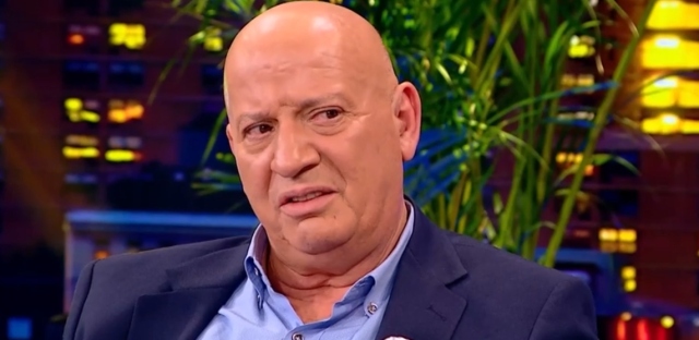 &Theta;&alpha;&nu;ά&sigma;&eta;&sigmaf; &Kappa;&alpha;&tau;&epsilon;&rho;&iota;&nu;ό&pi;&omicron;&upsilon;&lambda;&omicron;&sigmaf;: Έ&phi;&upsilon;&gamma;&alpha; &pi;&iota;&kappa;&rho;&alpha;&mu;έ&nu;&omicron;&sigmaf; &alpha;&pi;ό &tau;&eta;&nu; &Alpha;&nu;&tau;&iota;&tau;&rho;&omicron;&mu;&omicron;&kappa;&rho;&alpha;&tau;&iota;&kappa;ή, &mu;&epsilon; &laquo;&beta;ά&phi;&tau;&iota;&sigma;&alpha;&nu;&raquo; &tau;&rho;&omicron;&mu;&omicron;&kappa;&rho;ά&tau;&eta;, &eta; &gamma;&upsilon;&nu;&alpha;ί&kappa;&alpha; &mu;&omicron;&upsilon; &epsilon;ί&nu;&alpha;&iota; &tau;&omicron; &lambda;&iota;&mu;ά&nu;&iota; &mu;&omicron;&upsilon;