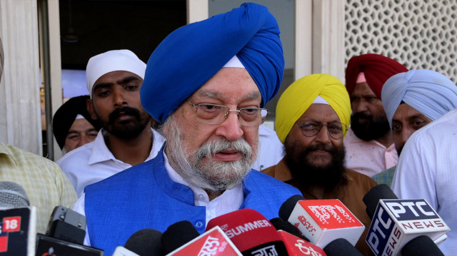 ΙΝΔΟΣ ΥΠΟΥΡΓΟΣ ΠΑΡΑΔΕΧΤΗΚΕ ΟΤΙ ΕΙΧΕ ΕΠΙΚΟΙΝΩΝΙΑ ΚΑΙ ΣΥΝΑΝΤΗΣΕΙΣ ΜΕ ΤΟΝ ΤΖΕΦΡΙ ΕΠΣΤΑΙΝ