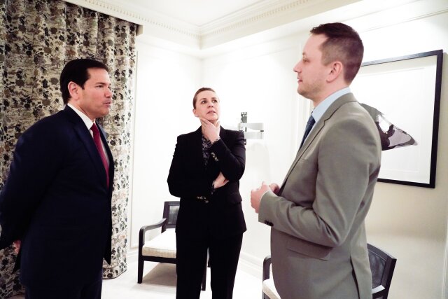 &Mu;ό&nu;&alpha;&chi;&omicron;: &Phi;&rho;&epsilon;&nu;&tau;έ&rho;&iota;&kappa;&sigma;&epsilon;&nu; &kappa;&alpha;&iota; &Rho;&omicron;ύ&mu;&pi;&iota;&omicron; &epsilon;ί&chi;&alpha;&nu; &laquo;&epsilon;&pi;&omicron;&iota;&kappa;&omicron;&delta;&omicron;&mu;&eta;&tau;&iota;&kappa;έ&sigmaf; &sigma;&upsilon;&nu;&omicron;&mu;&iota;&lambda;ί&epsilon;&sigmaf;&raquo; &gamma;&iota;&alpha; &tau;&eta; &Gamma;&rho;&omicron;&iota;&lambda;&alpha;&nu;&delta;ί&alpha;