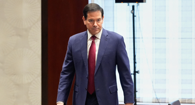 ΔΙΑΣΚΕΨΗ ΜΟΝΑΧΟΥ: ΜΗΝΥΜΑ ΡΟΥΜΠΙΟ ΠΩΣ «Ο ΚΟΣΜΟΣ ΑΛΛΑΖΕΙ ΠΟΛΥ ΓΡΗΓΟΡΑ» - ΣΤΟ ΕΠΙΚΕΝΤΡΟ ΟΥΚΡΑΝΙΑ, ΝΑΤΟ ΚΑΙ ΟΙ ΡΩΓΜΕΣ ΣΤΙΣ ΣΧΕΣΕΙΣ ΗΠΑ-ΕΕ