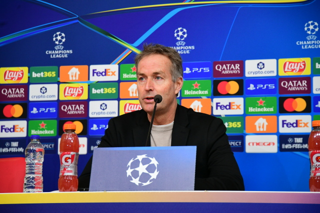 Προπονητής Λεβερκούζεν: «Μάθαμε πολλά από την ήττα μας στη League Phase στο Καραϊσκάκη»