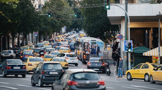 Live &eta; &kappa;ί&nu;&eta;&sigma;&eta; &tau;ώ&rho;&alpha; &sigma;&tau;&omicron;&upsilon;&sigmaf; &delta;&rho;ό&mu;&omicron;&upsilon;&sigmaf;: &Mu;&epsilon; &delta;&upsilon;&sigma;&kappa;&omicron;&lambda;ί&epsilon;&sigmaf; &eta; ά&nu;&omicron;&delta;&omicron;&sigmaf; &kappa;&alpha;&iota; &eta; &kappa;ά&theta;&omicron;&delta;&omicron;&sigmaf; &tau;&omicron;&upsilon; &Kappa;&eta;&phi;&iota;&sigma;&omicron;ύ, &pi;&rho;&omicron;&beta;&lambda;ή&mu;&alpha;&tau;&alpha; &sigma;&epsilon; &Mu;&epsilon;&sigma;&omicron;&gamma;&epsilon;ί&omega;&nu; &kappa;&alpha;&iota; &Kappa;&eta;&phi;&iota;&sigma;ί&alpha;&sigmaf;