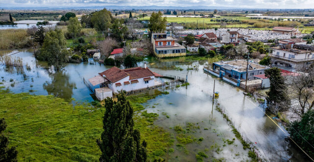 &Eta;&lambda;&epsilon;ί&alpha;: &Pi;&lambda;&eta;&mu;&mu;ύ&rho;&iota;&sigma;&alpha;&nu; &Pi;&eta;&nu;&epsilon;&iota;ό&sigmaf; &kappa;&alpha;&iota; &Alpha;&lambda;&phi;&epsilon;&iota;ό&sigmaf;, &laquo;&pi;&nu;ί&gamma;&eta;&kappa;&alpha;&nu;&raquo; &kappa;&alpha;&lambda;&lambda;&iota;έ&rho;&gamma;&epsilon;&iota;&epsilon;&sigmaf; &kappa;&alpha;&iota; &omicron;&iota;&kappa;&iota;&sigma;&mu;&omicron;ί, &delta;&epsilon;ί&tau;&epsilon; &phi;&omega;&tau;&omicron;&gamma;&rho;&alpha;&phi;ί&epsilon;&sigmaf;