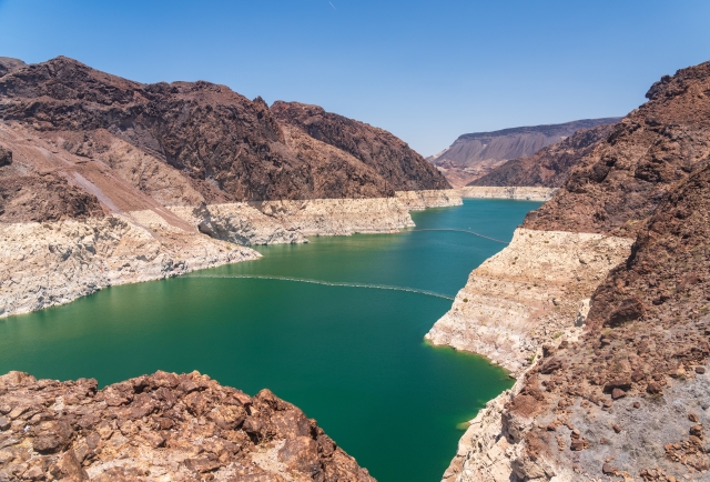 &Sigma;&upsilon;&nu;&alpha;&gamma;&epsilon;&rho;&mu;ό&sigmaf; &sigma;&tau;&eta;&nu; &Kappa;ύ&pi;&rho;&omicron; &gamma;&iota;&alpha; &tau;&eta; &lambda;&epsilon;&iota;&psi;&upsilon;&delta;&rho;ί&alpha;: &Mu;&epsilon;&iota;&omega;&mu;έ&nu;&eta; &rho;&omicron;ή &sigma;&tau;&iota;&sigmaf; &beta;&rho;ύ&sigma;&epsilon;&sigmaf; &gamma;&iota;&alpha; &tau;&rho;&epsilon;&iota;&sigmaf; &mu;έ&rho;&epsilon;&sigmaf;