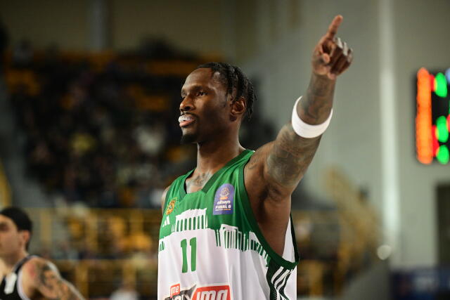 Χέιζ- Ντέιβις: «Έχω κοιμηθεί έξι ώρες τις τελευταίες τρεις μέρες, θα βελτιωθώ με τον χρόνο», βίντεο