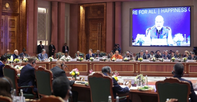 &Sigma;ύ&nu;&omicron;&delta;&omicron;&sigmaf; &gamma;&iota;&alpha; &tau;&omicron; AI &sigma;&tau;&eta;&nu; &Iota;&nu;&delta;ί&alpha;: &Chi;&rho;&epsilon;&iota;&alpha;&zeta;ό&mu;&alpha;&sigma;&tau;&epsilon; &epsilon;&pi;&epsilon;&iota;&gamma;ό&nu;&tau;&omega;&sigmaf; &kappa;&alpha;&nu;ό&nu;&epsilon;&sigmaf;, &lambda;έ&epsilon;&iota; &omicron; &Sigma;&alpha;&mu; Ά&lambda;&tau;&mu;&alpha;&nu; &tau;&eta;&sigmaf; OpenAI