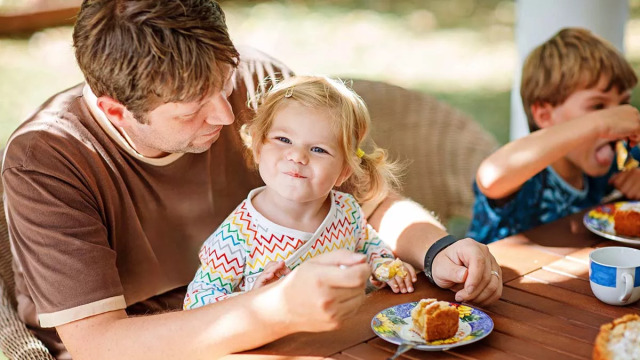 Πώς τα υπερεπεξεργασμένα απειλούν εξυπνάδα και IQ – Τι δείχνει έρευνα σε παιδιά
