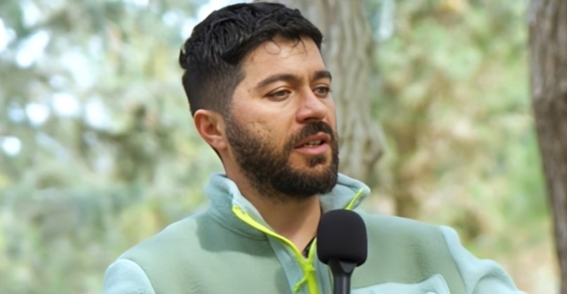 Άρης Τσάπης για το «Ευτυχισμένοι Μαζί»: Ο Γιάννης Μπέζος ήταν σαν μπαμπάς, μας έλεγε ανέκδοτα πριν ξεκινήσει η σκηνή 