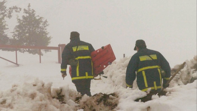 &Pi;&alpha;&rho;&nu;&alpha;&sigma;&sigma;ό&sigmaf;: &Theta;&rho;ί&lambda;&epsilon;&rho; &delta;&iota;ά&sigma;&omega;&sigma;&eta;&sigmaf; &sigma;&epsilon; &alpha;&kappa;&rho;&alpha;ί&epsilon;&sigmaf; &sigma;&upsilon;&nu;&theta;ή&kappa;&epsilon;&sigmaf; &mu;&epsilon; &alpha;ί&sigma;&iota;&omicron; &tau;έ&lambda;&omicron;&sigmaf; &gamma;&iota;&alpha; &tau;&omicron;&upsilon;&sigmaf; &delta;ύ&omicron; &pi;&epsilon;&zeta;&omicron;&pi;ό&rho;&omicron;&upsilon;&sigmaf;, &delta;&epsilon;ί&tau;&epsilon; &beta;ί&nu;&tau;&epsilon;&omicron;
