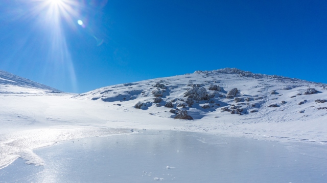 &Sigma;&upsilon;&nu;&epsilon;&chi;ί&zeta;&omicron;&nu;&tau;&alpha;&iota; &gamma;&iota;&alpha; &tau;&rho;ί&tau;&eta; &eta;&mu;έ&rho;&alpha; &omicron;&iota; έ&rho;&epsilon;&upsilon;&nu;&epsilon;&sigmaf; &gamma;&iota;&alpha; &tau;&omicron;&nu; &alpha;&gamma;&nu;&omicron;&omicron;ύ&mu;&epsilon;&nu;&omicron; 74&chi;&rho;&omicron;&nu;&omicron; &sigma;&tau;&omicron; &Beta;&epsilon;&lambda;&omicron;ύ&chi;&iota;: Drones &sigma;&alpha;&rho;ώ&nu;&omicron;&upsilon;&nu; &tau;&eta;&nu; &pi;&epsilon;&rho;&iota;&omicron;&chi;ή
