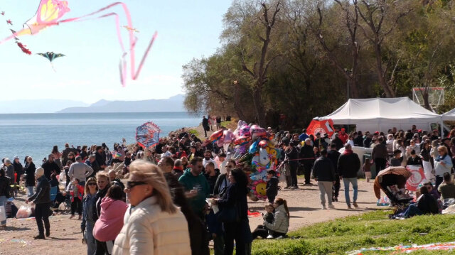 &Kappa;&omicron;ύ&lambda;&omicron;&upsilon;&mu;&alpha; &sigma;&tau;&omicron;&nu; &Pi;&epsilon;&iota;&rho;&alpha;&iota;ά: &Mu;έ&gamma;&alpha; &pi;&lambda;ή&theta;&omicron;&sigmaf; &sigma;&tau;&eta; &Phi;&rho;&epsilon;&alpha;&tau;&tau;ύ&delta;&alpha; &gamma;&iota;&alpha; &chi;&omicron;&rho;ό, &theta;&alpha;&lambda;&alpha;&sigma;&sigma;&iota;&nu;ά &kappa;&alpha;&iota; &tau;&omicron; &pi;&alpha;&rho;&alpha;&delta;&omicron;&sigma;&iota;&alpha;&kappa;ό &pi;έ&tau;&alpha;&gamma;&mu;&alpha; &tau;&omicron;&upsilon; &alpha;&epsilon;&tau;&omicron;ύ, &delta;&epsilon;ί&tau;&epsilon; &beta;ί&nu;&tau;&epsilon;&omicron;