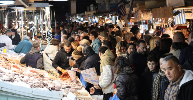 &Kappa;&alpha;&theta;&alpha;&rho;ά &Delta;&epsilon;&upsilon;&tau;έ&rho;&alpha;: &Gamma;&iota;&alpha; &tau;&alpha; &psi;ώ&nu;&iota;&alpha; &tau;&eta;&sigmaf; &tau;&epsilon;&lambda;&epsilon;&upsilon;&tau;&alpha;ί&alpha;&sigmaf; &sigma;&tau;&iota;&gamma;&mu;ή&sigmaf; &omicron; &kappa;ό&sigma;&mu;&omicron;&sigmaf; &sigma;ή&mu;&epsilon;&rho;&alpha; &sigma;&tau;&eta; &Beta;&alpha;&rho;&beta;ά&kappa;&epsilon;&iota;&omicron;, &laquo;&tau;&sigma;&iota;&mu;&pi;&eta;&mu;έ&nu;&epsilon;&sigmaf;&raquo; &omicron;&iota; &tau;&iota;&mu;έ&sigmaf; &sigma;&epsilon; &sigma;&chi;έ&sigma;&eta; &mu;&epsilon; &pi;έ&rho;&upsilon;&sigma;&iota;
