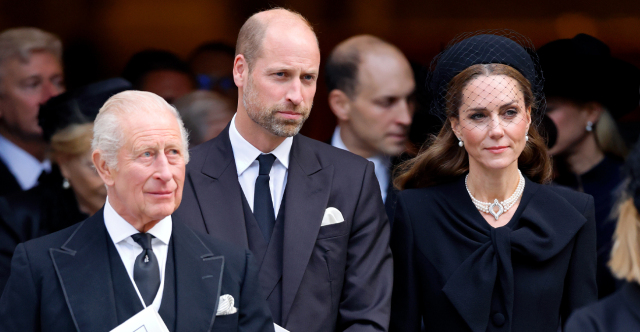 &Omicron; &Omicron;&upsilon;ί&lambda;&iota;&alpha;&mu; &kappa;&alpha;&iota; &eta; &Kappa;έ&iota;&tau; &alpha;&nu;&eta;&sigma;&upsilon;&chi;&omicron;ύ&nu; &gamma;&iota;&alpha; &tau;&eta;&nu; &upsilon;&gamma;&epsilon;ί&alpha; &tau;&omicron;&upsilon; &beta;&alpha;&sigma;&iota;&lambda;&iota;ά &Kappa;&alpha;&rho;ό&lambda;&omicron;&upsilon; &mu;&epsilon;&tau;ά &tau;&eta;&nu; &sigma;ύ&lambda;&lambda;&eta;&psi;&eta; &tau;&omicron;&upsilon; Ά&nu;&tau;&rho;&iota;&omicron;&upsilon;