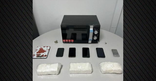 ΘΕΣΣΑΛΟΝΙΚΗ: ΜΠΛΟΚΟ ΣΕ ΤΡΙΑ ΚΙΛΑ ΚΟΚΑΐΝΗΣ ΑΠΟ ΤΗ ΓΕΡΜΑΝΙΑ, ΤΑ ΕΙΧΑΝ ΚΡΥΨΕΙ ΣΕ ΦΟΥΡΝΟ ΜΙΚΡΟΚΥΜΑΤΩΝ