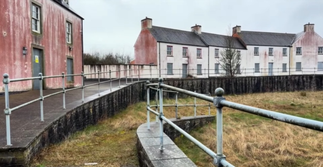 &Tau;&omicron; &chi;&omega;&rho;&iota;ό &phi;ά&nu;&tau;&alpha;&sigma;&mu;&alpha; &pi;&omicron;&upsilon; &sigma;&tau;ή&rho;&iota;&xi;&epsilon; &omicron; &beta;&alpha;&sigma;&iota;&lambda;&iota;ά&sigmaf; &Kappa;ά&rho;&omicron;&lambda;&omicron;&sigmaf; &kappa;&alpha;&iota; &sigma;&alpha;&pi;ί&zeta;&epsilon;&iota;: &Pi;ώ&sigmaf; &epsilon;ί&nu;&alpha;&iota; &eta; &zeta;&omega;ή &sigma;&tau;&omicron; &alpha;&pi;&omicron;&tau;&upsilon;&chi;&eta;&mu;έ&nu;&omicron; &pi;&rho;ό&tau;&zeta;&epsilon;&kappa;&tau; &tau;&omega;&nu; 100 &epsilon;&kappa;&alpha;&tau;. &epsilon;&upsilon;&rho;ώ &sigma;&tau;&eta;&nu; &Omicron;&upsilon;&alpha;&lambda;ί&alpha;