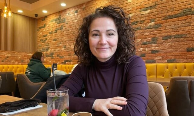 &Mu;ί&alpha; &Epsilon;&lambda;&lambda;&eta;&nu;ί&delta;&alpha; &alpha;&pi;ό &tau;&eta;&nu; Ά&rho;&tau;&alpha; &delta;&iota;&epsilon;&kappa;&delta;&iota;&kappa;&epsilon;ί &mu;&epsilon; &alpha;&xi;&iota;ώ&sigma;&epsilon;&iota;&sigmaf; &theta;έ&sigma;&eta; &sigma;&tau;&omicron; &Beta;&rho;&epsilon;&tau;&alpha;&nu;&iota;&kappa;ό &Kappa;&omicron;&iota;&nu;&omicron;&beta;&omicron;ύ&lambda;&iota;&omicron;