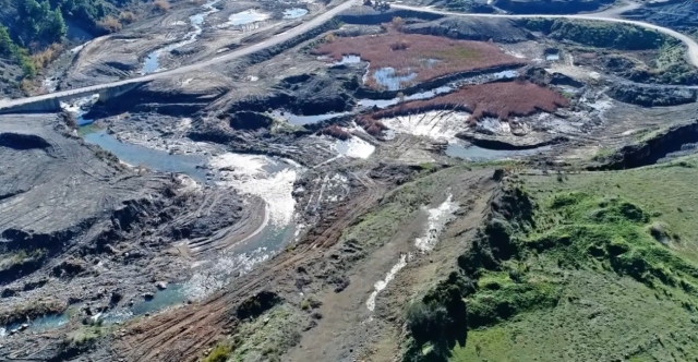 &Tau;&omicron; &chi;&omega;&rho;&iota;ό &tau;&eta;&sigmaf; &Epsilon;&lambda;&lambda;ά&delta;&alpha;&sigmaf; &pi;&omicron;&upsilon; &theta;&upsilon;&sigma;&iota;ά&sigma;&tau;&eta;&kappa;&epsilon; &gamma;&iota;&alpha; &nu;&alpha; &xi;&epsilon;&delta;&iota;&psi;ά&sigma;&epsilon;&iota; &mu;ί&alpha; &omicron;&lambda;ό&kappa;&lambda;&eta;&rho;&eta; &pi;ό&lambda;&eta;