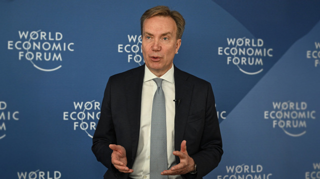 &Pi;&alpha;&rho;&alpha;&iota;&tau;ή&theta;&eta;&kappa;&epsilon; &omicron; &delta;&iota;&epsilon;&upsilon;&theta;ύ&nu;&omega;&nu; &sigma;ύ&mu;&beta;&omicron;&upsilon;&lambda;&omicron;&sigmaf; &tau;&omicron;&upsilon; &Pi;&alpha;&gamma;&kappa;ό&sigma;&mu;&iota;&omicron;&upsilon; &Omicron;&iota;&kappa;&omicron;&nu;&omicron;&mu;&iota;&kappa;&omicron;ύ &Phi;ό&rho;&omicron;&upsilon;&mu; &mu;&epsilon;&tau;ά &tau;&eta; &sigma;ύ&nu;&delta;&epsilon;&sigma;ή &tau;&omicron;&upsilon; &mu;&epsilon; &tau;&omicron;&nu; &Epsilon;&pi;&sigma;&tau;ά&iota;&nu;