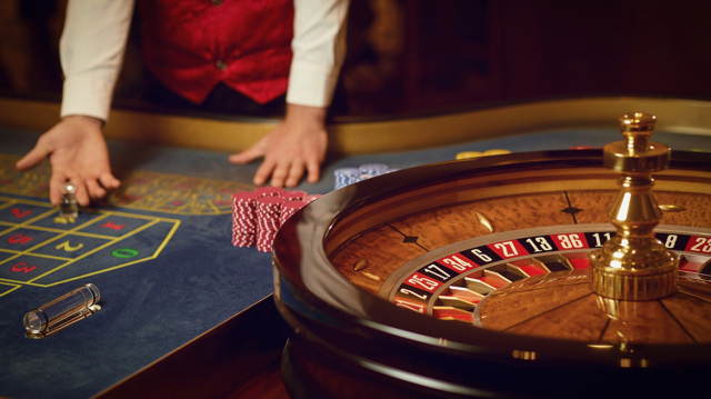 ΠΡΟΣΤΙΜΑ ΕΩΣ 800.000 ΕΥΡΩ, ΑΥΤΟΜΑΤΟ «ΚΛΕΙΔΩΜΑ» ΙΣΤΟΤΟΠΩΝ ΚΑΙ ΚΑΘΕΙΡΞΗ ΕΩΣ 10 ΕΤΗ: ΟΛΑ ΟΣΑ ΠΡΟΒΛΕΠΕΙ ΤΟ ΝΟΜΟΣΧΕΔΙΟ ΓΙΑ ΤΟΝ ΠΑΡΑΝΟΜΟ ΤΖΟΓΟ