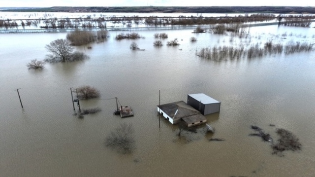 &Epsilon;&beta;&rho;&omicron;&sigmaf;: &Pi;&epsilon;&rho;ί&pi;&omicron;&upsilon; 150.000 &sigma;&tau;&rho;έ&mu;&mu;&alpha;&tau;&alpha; &omicron;&iota; &sigma;&upsilon;&nu;&omicron;&lambda;&iota;&kappa;έ&sigmaf; &pi;&lambda;&eta;&mu;&mu;&upsilon;&rho;&iota;&sigma;&mu;έ&nu;&epsilon;&sigmaf; &epsilon;&kappa;&tau;ά&sigma;&epsilon;&iota;&sigmaf;, &sigma;&epsilon; &epsilon;&pi;&iota;&phi;&upsilon;&lambda;&alpha;&kappa;ή &omicron; &delta;ή&mu;&omicron;&sigmaf; &Sigma;&omicron;&upsilon;&phi;&lambda;ί&omicron;&upsilon;