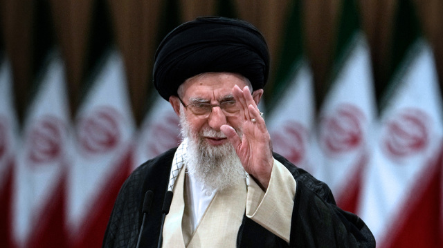 ΠΟΙΟΣ «ΚΑΡΦΩΣΕ» ΤΟΝ ΧΑΜΕΝΕΐ; Η ΜΟΣΑΝΤ ΓΝΩΡΙΖΕ ΑΚΟΜΑ ΚΑΙ ΠΟΥ ΚΑΘΟΤΑΝ Ο ΑΝΩΤΑΤΟΣ ΗΓΕΤΗΣ ΤΟΥ ΙΡΑΝ, ΟΤΑΝ ΕΚΑΝΕ ΤΗ ΦΟΝΙΚΗ ΕΠΙΘΕΣΗ