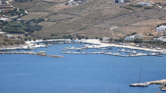 &Nu;&epsilon;&kappa;&rho;ό&sigmaf; ά&nu;&delta;&rho;&alpha;&sigmaf; &sigma;&tau;&eta; &mu;&alpha;&rho;ί&nu;&alpha; &Sigma;ύ&rho;&omicron;&upsilon;, &beta;&rho;έ&theta;&eta;&kappa;&epsilon; &sigma;&tau;&eta; &theta;ά&lambda;&alpha;&sigma;&sigma;&alpha;