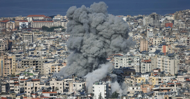 &Tau;&omicron; &Iota;&rho;ά&nu; &alpha;&pi;&epsilon;&iota;&lambda;&epsilon;ί &tau;&iota;&sigmaf; &pi;&rho;&epsilon;&sigma;&beta;&epsilon;ί&epsilon;&sigmaf; &tau;&omicron;&upsilon; &Iota;&sigma;&rho;&alpha;ή&lambda; &sigma;&epsilon; ό&lambda;&omicron; &tau;&omicron;&nu; &kappa;ό&sigma;&mu;&omicron;, &tau;&epsilon;&rho;ά&sigma;&tau;&iota;&alpha;&sigmaf; &kappa;&lambda;ί&mu;&alpha;&kappa;&alpha;&sigmaf; &beta;&omicron;&mu;&beta;&alpha;&rho;&delta;&iota;&sigma;&mu;&omicron;ί &sigma;&tau;&eta;&nu; &Tau;&epsilon;&chi;&epsilon;&rho;ά&nu;&eta;, &sigma;&epsilon;&iota;&rho;ή&nu;&epsilon;&sigmaf; &eta;&chi;&omicron;ύ&nu; &sigma;&epsilon; &Iota;&epsilon;&rho;&omicron;&upsilon;&sigma;&alpha;&lambda;ή&mu; &kappa;&alpha;&iota;