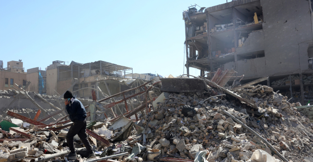 ΤΕΣΣΕΡΙΣ ΝΕΚΡΟΙ ΕΡΓΑΖΟΜΕΝΟΙ ΚΑΙ ΑΡΚΕΤΟΙ ΤΡΑΥΜΑΤΙΕΣ ΣΕ 13 ΕΠΙΘΕΣΕΙΣ ΣΕ ΥΓΕΙΟΝΟΜΙΚΕΣ ΕΓΚΑΤΑΣΤΑΣΕΙΣ ΣΤΟ ΙΡΑΝ