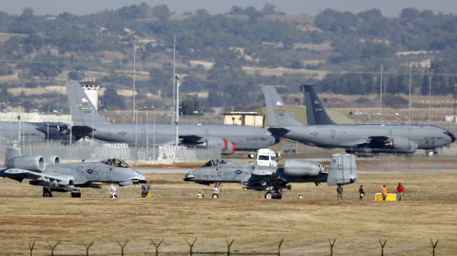 &Sigma;&tau;&eta; &beta;ά&sigma;&eta; &Iota;&nu;&tau;&sigma;&iota;&rho;&lambda;ί&kappa; &tau;&eta;&sigmaf; &Tau;&omicron;&upsilon;&rho;&kappa;ί&alpha;&sigmaf; &kappa;&alpha;&tau;&epsilon;&upsilon;&theta;&upsilon;&nu;ό&tau;&alpha;&nu; &omicron; &iota;&rho;&alpha;&nu;&iota;&kappa;ό&sigmaf; &pi;ύ&rho;&alpha;&upsilon;&lambda;&omicron;&sigmaf; &pi;&omicron;&upsilon; &alpha;&nu;&alpha;&chi;&alpha;&iota;&tau;ί&sigma;&tau;&eta;&kappa;&epsilon;, &lambda;έ&epsilon;&iota; &Alpha;&mu;&epsilon;&rho;&iota;&kappa;&alpha;&nu;ό&sigmaf; &alpha;&xi;&iota;&omega;&mu;&alpha;&tau;&omicron;ύ&chi;&omicron;&sigmaf; &sigma;&tau;&eta; WSJ