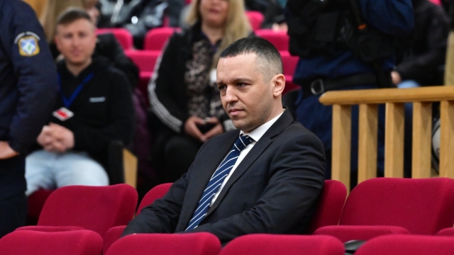 &Epsilon;&phi;&epsilon;&tau;&epsilon;ί&omicron; &Chi;&rho;&upsilon;&sigma;ή&sigmaf; &Alpha;&upsilon;&gamma;ή&sigmaf;: &Gamma;&iota;&alpha; &pi;&omicron;&iota;&omicron;&upsilon;&sigmaf; &epsilon;ί&nu;&alpha;&iota; &omicron;&rho;&alpha;&tau;ό &tau;&omicron; &epsilon;&nu;&delta;&epsilon;&chi;ό&mu;&epsilon;&nu;&omicron; &phi;&upsilon;&lambda;&alpha;&kappa;ή&sigmaf;, &epsilon;&lambda;&alpha;&phi;&rho;&upsilon;&nu;&tau;&iota;&kappa;ά &zeta;&eta;&tau;&omicron;ύ&nu; &omicron;&iota; &sigma;&upsilon;&nu;ή&gamma;&omicron;&rho;&omicron;&iota; &mu;&epsilon;&tau;ά &tau;&eta;&nu; &epsilon;&nu;&omicron;&chi;ή &tau;&omega;&nu; 42 &kappa;&alpha;&tau;&eta;&gamma;&omicron;&rho;&omicron;ύ&mu;&epsilon;&nu;&omega;&nu;