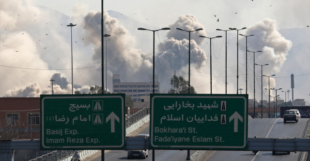 &Mu;&pi;&alpha;&rho;ά&zeta; &chi;&tau;&upsilon;&pi;&eta;&mu;ά&tau;&omega;&nu; &alpha;&pi;ό &tau;&omicron; &Iota;&sigma;&rho;&alpha;ή&lambda; &sigma;&tau;&omicron;&nu; &Lambda;ί&beta;&alpha;&nu;&omicron; &kappa;&alpha;&iota; &sigma;&phi;&upsilon;&rho;&omicron;&kappa;ό&pi;&eta;&mu;&alpha; &sigma;&epsilon; &Tau;&epsilon;&chi;&epsilon;&rho;ά&nu;&eta;, &epsilon;&pi;&iota;&theta;έ&sigma;&epsilon;&iota;&sigmaf; &tau;&omicron;&upsilon; &Iota;&rho;ά&nu; &kappa;&alpha;&iota; &epsilon;&kappa;&rho;ή&xi;&epsilon;&iota;&sigmaf; &sigma;&tau;&eta;&nu; &Nu;&tau;ό&chi;&alpha;