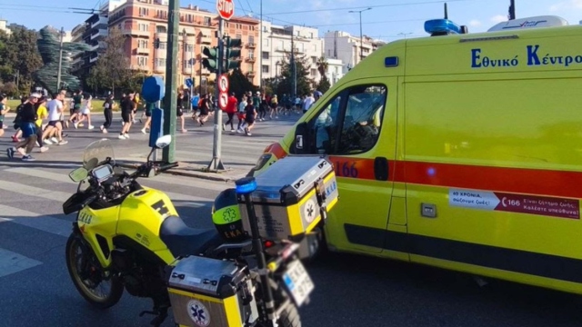 ΜΕ ΙΣΧΥΡΗ ΠΑΡΟΥΣΙΑ ΤΟΥ ΕΚΑΒ Ο 14ΟΣ ΗΜΙΜΑΡΑΘΩΝΙΟΣ ΤΗΣ ΑΘΗΝΑΣ: 72 ΠΕΡΙΣΤΑΤΙΚΑ ΑΝΤΙΜΕΤΩΠΙΣΤΗΚΑΝ, 7 ΔΙΑΚΟΜΙΔΕΣ ΣΕ ΝΟΣΟΚΟΜΕΙΑ