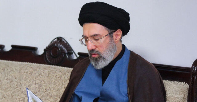 &Mu;&epsilon; &pi;&omicron;&lambda;&upsilon;&tau;&epsilon;&lambda;ή &delta;&iota;&alpha;&mu;&epsilon;&rho;ί&sigma;&mu;&alpha;&tau;&alpha; &delta;ί&pi;&lambda;&alpha; &sigma;&tau;&omicron; &pi;&alpha;&lambda;ά&tau;&iota; &tau;&omicron;&upsilon; &Omicron;&upsilon;ί&lambda;&iota;&alpha;&mu; &kappa;&alpha;&iota; &tau;&eta;&sigmaf; &Kappa;έ&iota;&tau; &sigma;&tau;&omicron; &Lambda;&omicron;&nu;&delta;ί&nu;&omicron; &omicron; &gamma;&iota;&omicron;&sigmaf; &tau;&omicron;&upsilon; &Chi;&alpha;&mu;&epsilon;&nu;&epsilon;ΐ, &alpha;&xi;ί&zeta;&omicron;&upsilon;&nu; 50 &epsilon;&kappa;&alpha;&tau;. &lambda;ί&rho;&epsilon;&sigmaf; &kappa;&alpha;&iota; έ&chi;&omicron;&upsilon;&nu; &theta;έ&alpha; &tau;&eta;&nu; &pi;&rho;