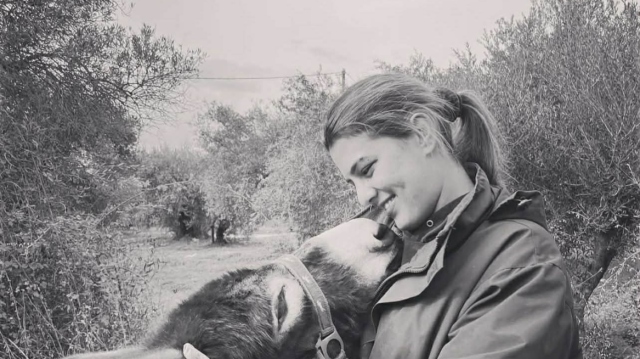 &laquo;&Epsilon;ί&mu;&alpha;&iota; &mu;&eta;&tau;έ&rho;&alpha; &kappa;&alpha;&iota; &alpha;&gamma;&rho;ό&tau;&iota;&sigma;&sigma;&alpha; &tau;&alpha;&upsilon;&tau;ό&chi;&rho;&omicron;&nu;&alpha;&raquo;: &Eta; 28&chi;&rho;&omicron;&nu;&eta; &Sigma;&tau;έ&lambda;&lambda;&alpha; &alpha;&pi;ό &tau;&alpha; &Chi;&alpha;&nu;&iota;ά &alpha;&pi;&omicron;&delta;&epsilon;&iota;&kappa;&nu;ύ&epsilon;&iota; ό&tau;&iota; &eta; &gamma;&epsilon;&omega;&rho;&gamma;ί&alpha; &delta;&epsilon;&nu; έ&chi;&epsilon;&iota; &phi;ύ&lambda;&omicron;